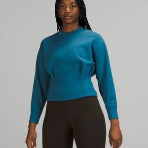 Lululemon Gathered Waist Crew Pullover. Size 8.